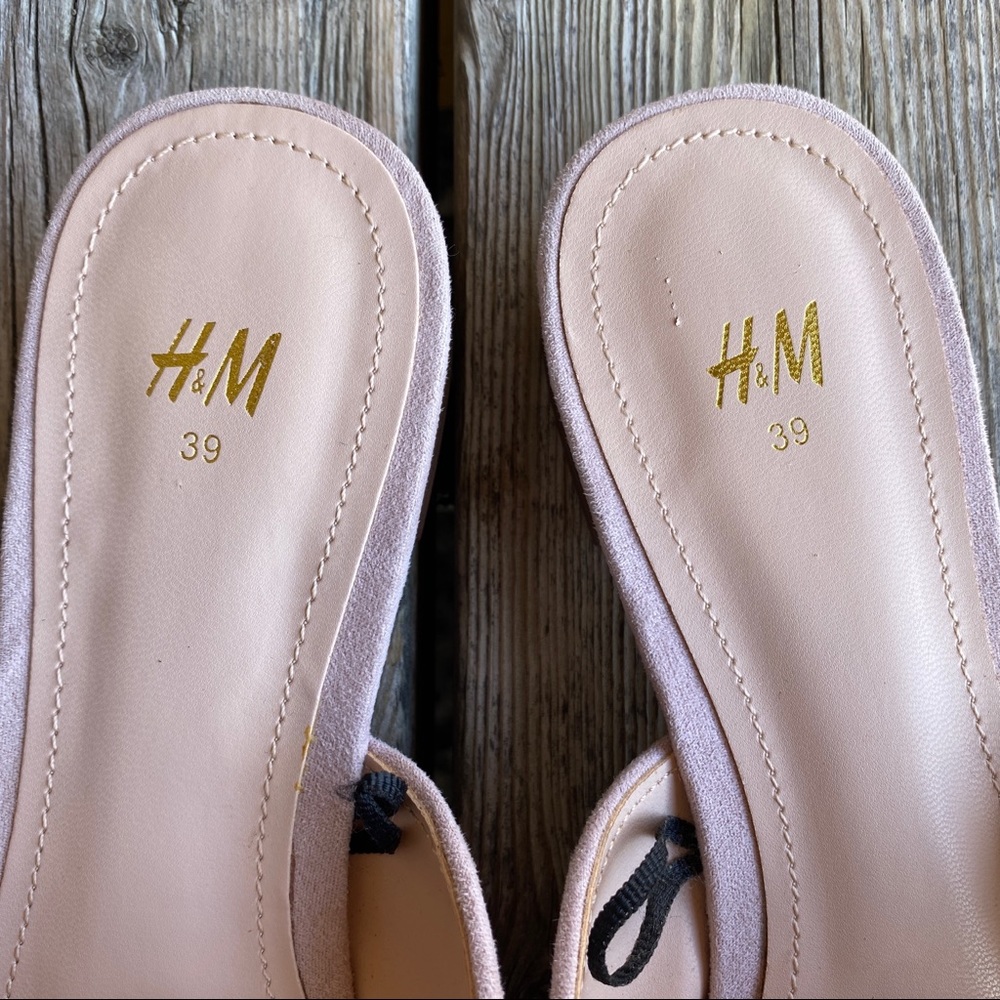 H&M Dusty Pink NWOT Chain Accent Suede Mules - Picture 4 of 8